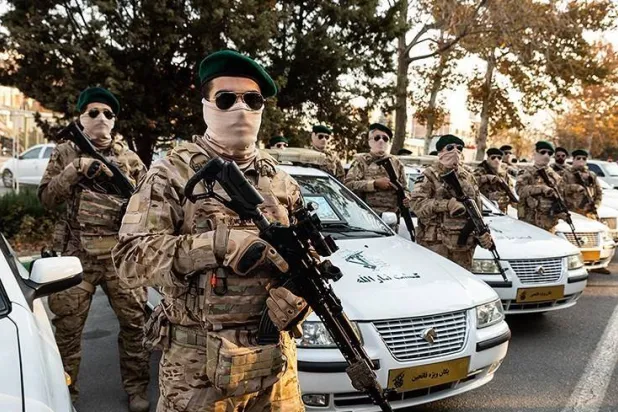 دوريات لـ«الباسيج» تابعة لوحدة القوات الخاصة «ثار الله» المسؤولة عن حماية أمن العاصمة طهران (أرشيفية - تسنيم)