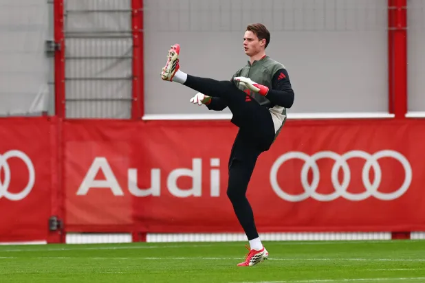 يوناس أوربيغ حارس مرمى بايرن ميونيخ الألماني (إ.ب.أ)