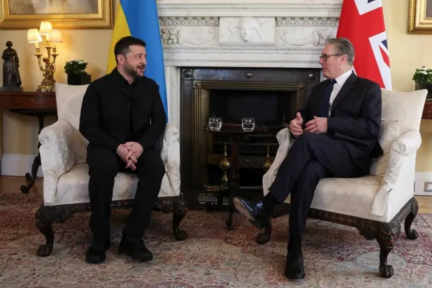  Britain's Prime Minister Keir Starmer meets with Ukrainian President Volodymyr Zelenskyy at 10 Downing Street in London, Tuesday, March 17, 2026.(Suzanne Plunkett, Pool Photo via AP) 