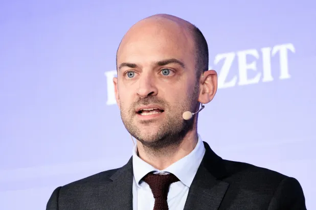 وزير الخارجية الفرنسي جان-نويل بارو يتحدث في برلين (د.ب.أ)