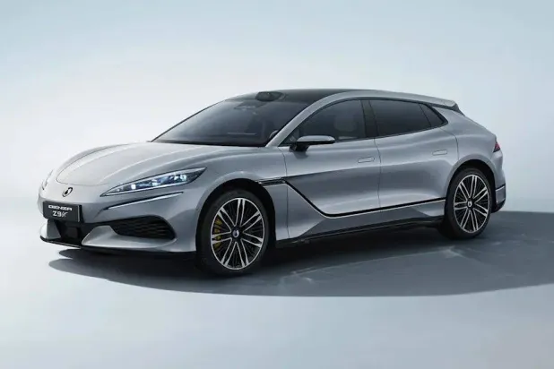 سيارة «دينزا» التي جرّبت فيها البطارية