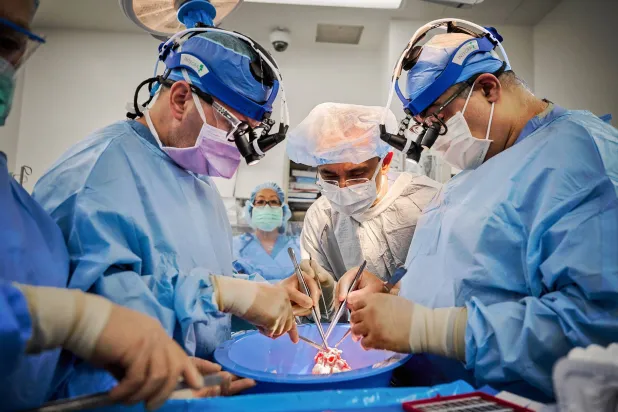 زراعة الأعضاء تُعدّ في الوقت الراهن الخيار العلاجي الأكثر فاعلية بل والوحيد في كثير من الحالات للكثير من المرضى (رويترز)