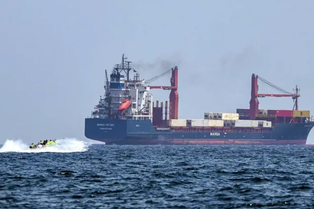 سفينة شحن في عرض البحر (أ.ف.ب)