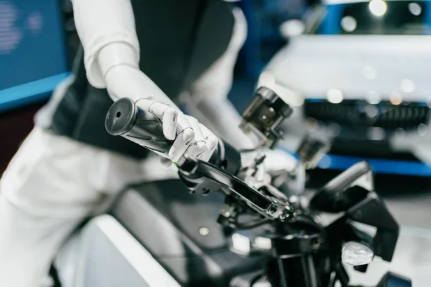 يفتح الابتكار المجال لتطبيقات مستقبلية في التنقل والبيئات الواقعية المعقدة (شاترستوك)