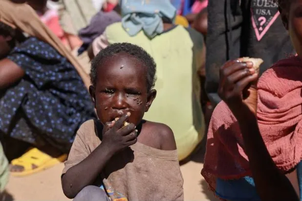 مساعدات لما لا يقل عن 410 آلاف طفل وعائلاتهم في السودان وأفغانستان واليمن عالقة في الشرق الأوسط (رويترز)