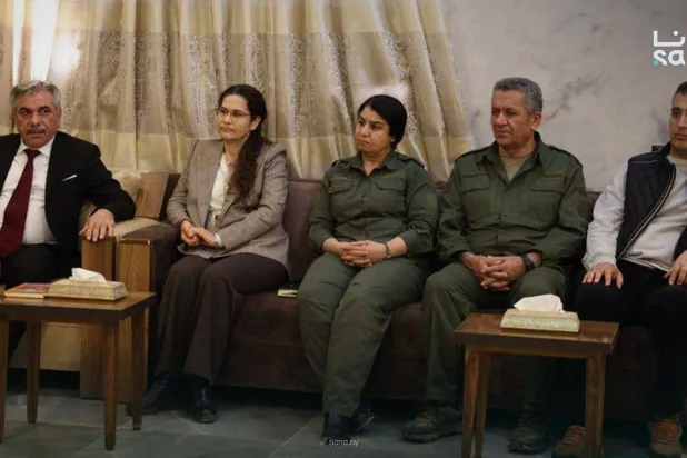 فريق «قسد» في اجتماع مع المبعوث الرئاسي لتطبيق اتفاق 29 يناير (سانا)
