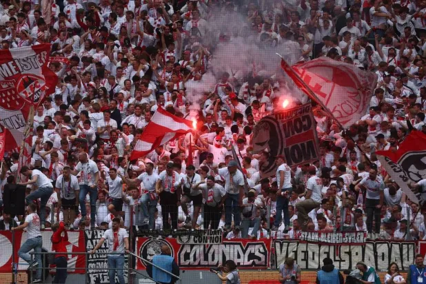 جماهير كولن (رويترز)