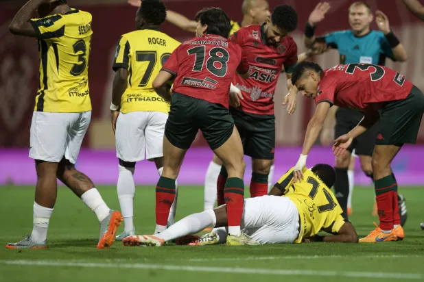 دومبيا تعرّض لتمزق في الرباط الصليبي الأمامي للركبة (تصوير: نايف العنزي)