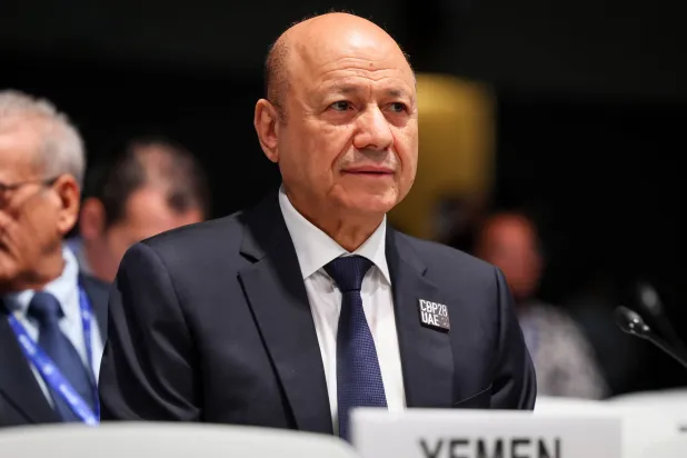 العليمي شدد على توحيد القوى اليمنية في مواجهة الانقلاب الحوثي (أ.ب)