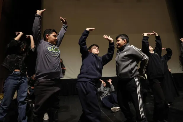 Theater helps displaced Lebanese children overcome the pain of war. Anwar AMRO / AFP
