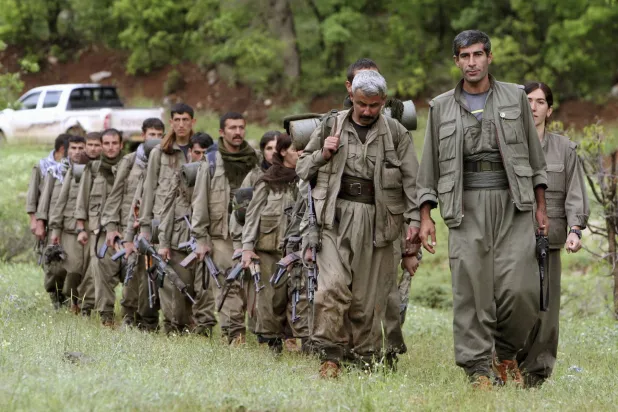 حزب «العمال» الكردستاني يلوِّح بعودة مسلحيه إلى نشاطهم حال عدم اتخاذ تركيا خطوات جادة في إطار عملية السلام (أ.ب)