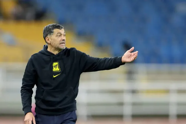 سيرجيو كونسيساو مدرب فريق الاتحاد (تصوير: مشعل القدير)