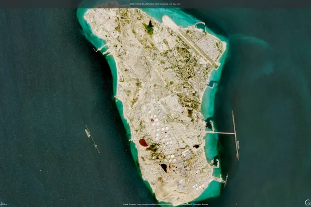 صورة بالأقمار الصناعية لجزيرة خرج الإيرانية (إ.ب.أ)