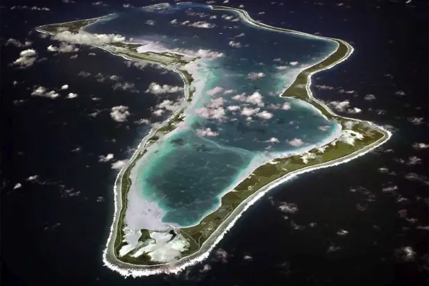 İngiliz-Amerikan ortak askeri üssünün bulunduğu Diego Garcia Adası'nın havadan görünümü (AP)