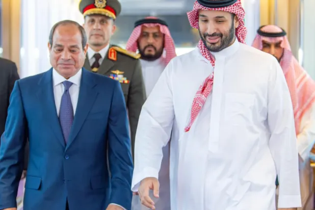 Suudi Arabistan Veliaht Prensi Muhammed bin Selman ile Mısır Cumhurbaşkanı Sisi, Ortadoğu’daki askeri gerilimi ele aldı