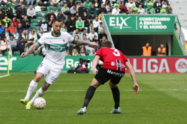 إلتشي رفع رصيده إلى 29 نقطة في المركز السادس عشر (إ.ب.أ)