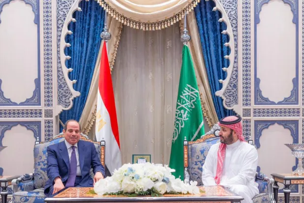 Prince Mohammed bin Salman bin Abdulaziz Al Saud, Crown Prince and Prime Minister, and Egyptian President Abdel Fattah al-Sisi meet in Jeddah on Saturday. (SPA)