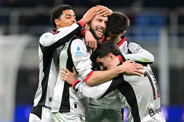 بافلوفيتش محتفلا بالهدف الأول في شباك تورينو (رويترز)