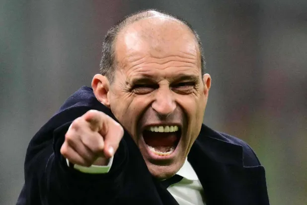 أليغري متفاعلا مع أحداث المباراة (أ.ف.ب)