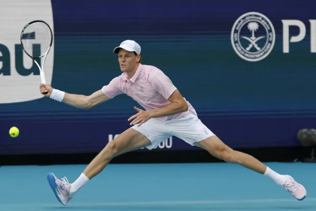 يانيك سينر (رويترز)