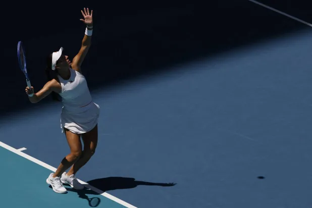 الأميركية جيسيكا بيغولا تتألق في ميامي (رويترز)