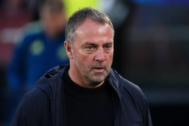 الألماني هانزي فليك المدير الفني لفريق برشلونة (د.ب.أ)