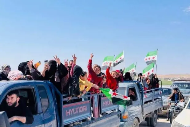 بدأ أهالي ناحية الشيوخ في منطقة عين العرب بريف حلب بالعودة إلى منازلهم بعد 12 عاماً (سانا)