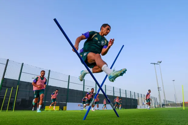 همام الهمامي خلال تدريبات الأخضر الرديف في جدة (المنتخب السعودي)