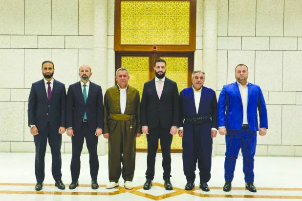 الرئيس أحمد الشرع اجتمع مع محافظ الحسكة نور الدين أحمد بحضور المبعوث الرئاسي العميد زياد العايش ومحافظ الرقة عبد الرحمن السلامة في قصر الشعب السبت الماضي (مديرية إعلام الحسكة)