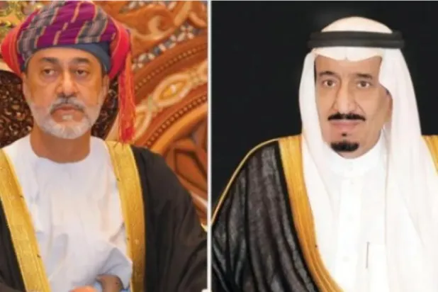 خادم الحرمين الشريفين الملك سلمان بن عبد العزيز وسلطان عُمان هيثم بن طارق (الشرق الأوسط)