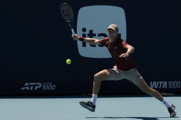 الإسباني مارتين لاندالوسي يتألق في ميامي (رويترز)