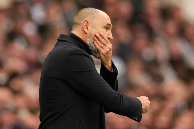 إيغور تيودور فشل في تعديل مسار السبيرز (أ.ب)