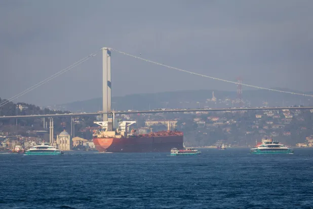 16 March 2026, Türkiye, Istanbul: Oil tankers and cargo ships transit the Bosphorus Strait in Istanbul. Photo: Tolga Ildun/ZUMA Press Wire/dpa