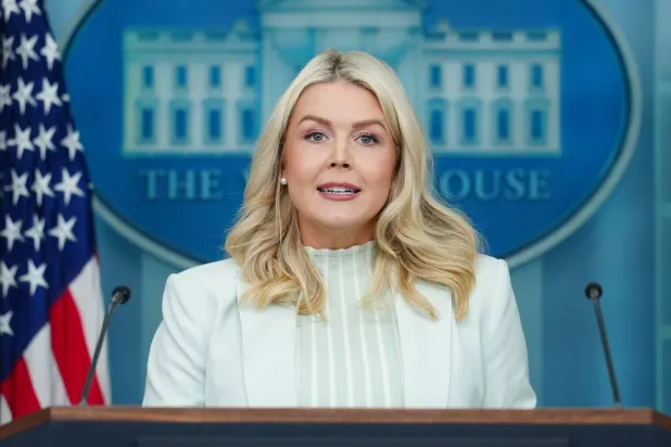 المتحدثة باسم البيت الأبيض كارولاين ليفيت (أ.ب)