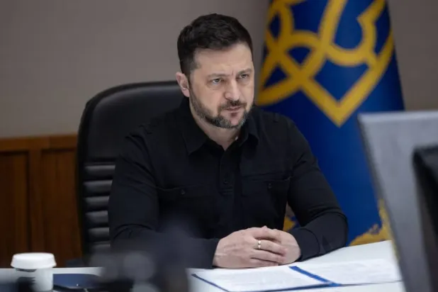 Ukrayna Cumhurbaşkanı Volodimir Zelenskiy, 19 Mart 2026'da Brüksel'de düzenlenen AB zirvesinde Kiev'den video konferans yoluyla AB liderlerine hitap etti (AFP)