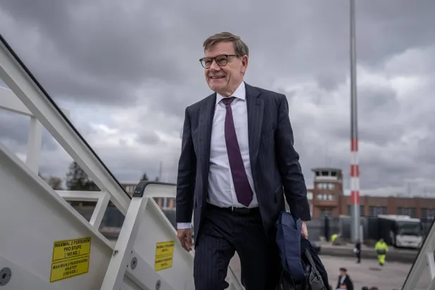 وزير الخارجية الألماني يوهان فاديفول في فرنسا (د.ب.أ)