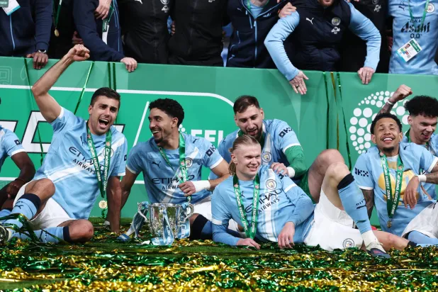 توج مانشستر سيتي بلقب بطولة كأس الرابطة للمرة التاسعة في تاريخه بفوزه على آرسنال (رويترز)