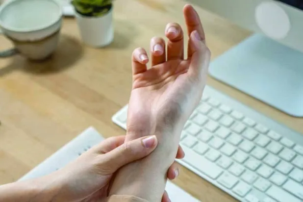 دليلك للتعامل مع التهاب مفاصل الإبهام