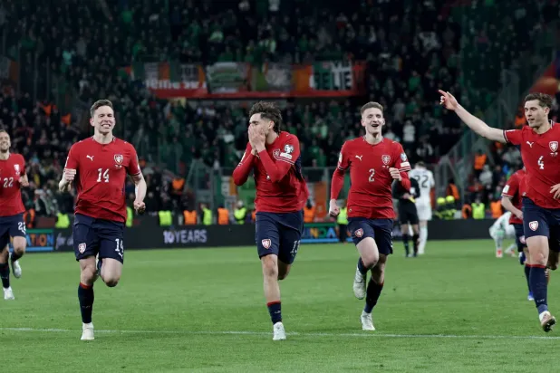 فرحة تشيكية بالتأهل (إ.ب.أ)