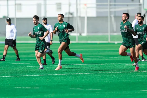 لاعبو الاتفاق خلال تدريباتهم الأخيرة (موقع النادي)