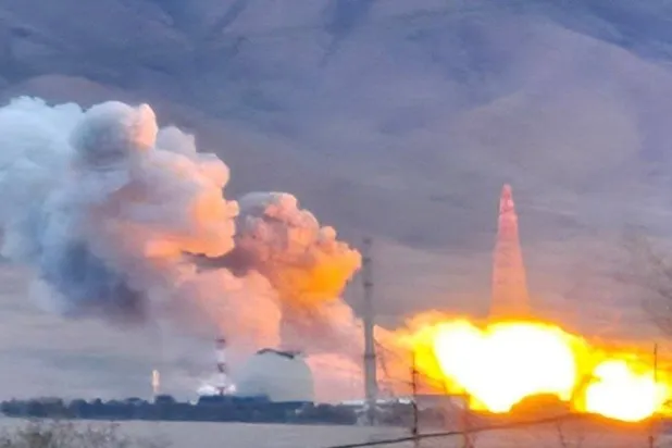 ضربات إسرائيلية على مفاعل أراك للمياه الثقيلة وسط إيران (شبكات التواصل)