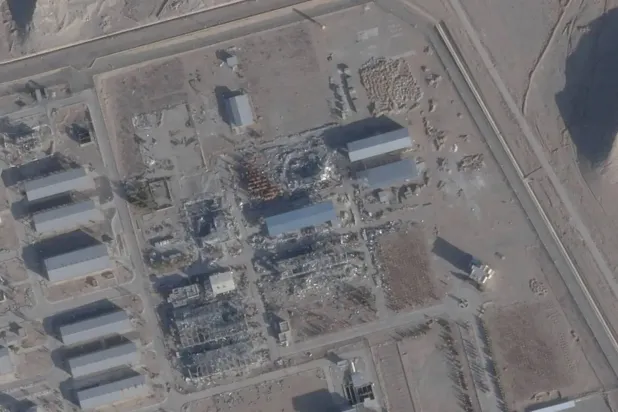 İran'ın İsfahan nükleer tesisinin uydu görüntüsü (Reuters)