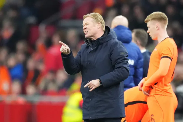 رونالد كومان مدرب هولندا (أ.ب)