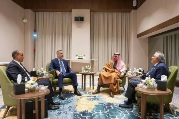 Saudi Foreign Minister Prince Faisal bin Farhan bin Abdullah meets with his counterparts from Pakistan, Egypt and Türkiye in Riyadh. (SPA) 