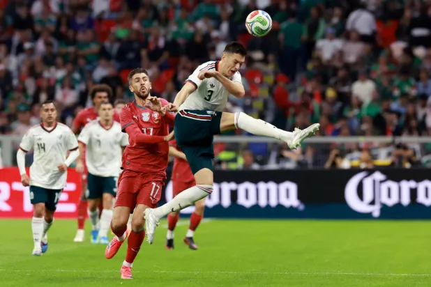 تعادل المكسيك والبرتغال ودياً في إعادة افتتاح ملعب «أزتيكا» (رويترز)