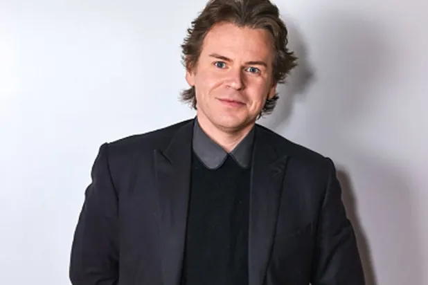 كريستوفر كاين، المدير الإبداعي الجديد لدار «مالبوري» (غيتي)