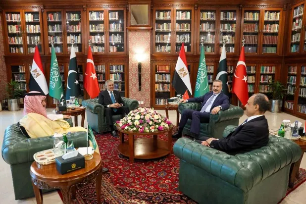 Foreign Ministers Badr Abdelatty of Egypt, Prince Faisal bin Farhan bin Abdullah of Saudi Arabia, Ishaq Dar of Pakistan and Hakan Fidan of Türkiye meet to discuss regional de-escalation, amid the US-Israel conflict with Iran, in Islamabad, Pakistan, March 29, 2026. (Muammer Tan/Turkish Foreign Ministry Handout via Reuters) 