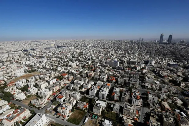 منظر عام لأفق مدينة عمان (رويترز)