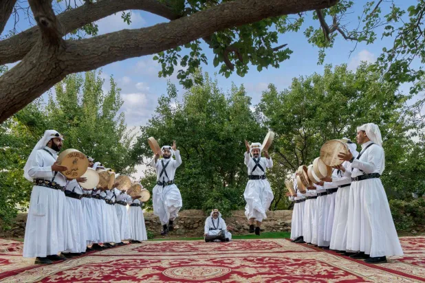 رقصة شعبية جنوبية بالدفوف (ورث)