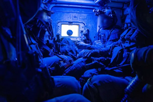 جنود إسرائيليون أثناء عملية عسكرية قرب مستشفى الشفاء في مدينة غزة نوفمبر 2023 (أ.ف.ب)